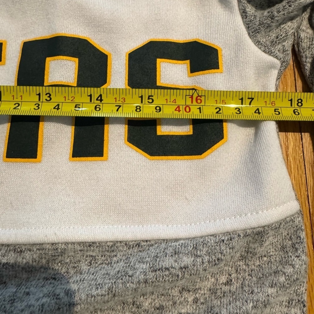 NFL Gray V-Neck Packers Sweater - Picture 7 of 7